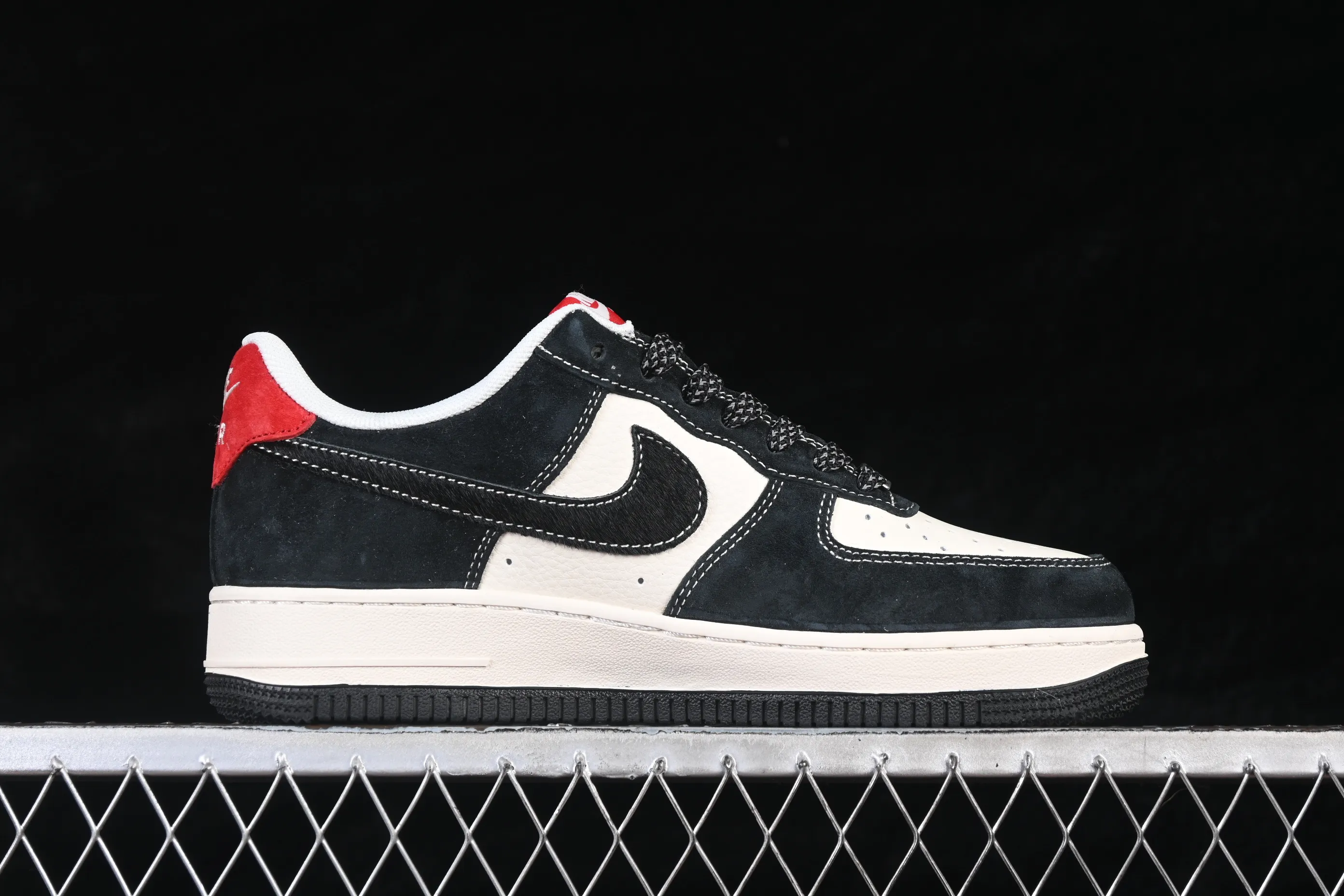 All categories Nk Air Force 1 Air Force series Nk Air Force 1 Low Air Force low-top Nike Air Force 1'07 Low black and white contrast Air Force 1 low-top casual sneakers HT5088-630